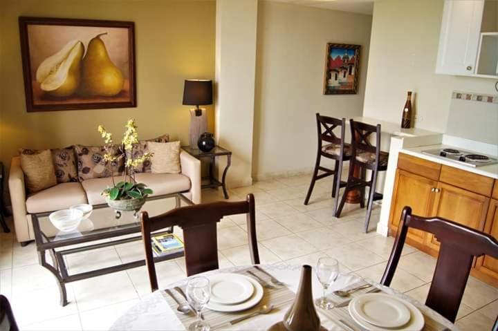 Los Altos Apartments & Studios Managua Exterior foto